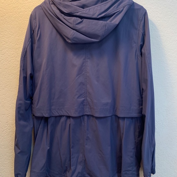 Lululemon - Size 10 Yogi Anorak Rain Jacket Layered with Hood - Blue - Picture 3 of 6